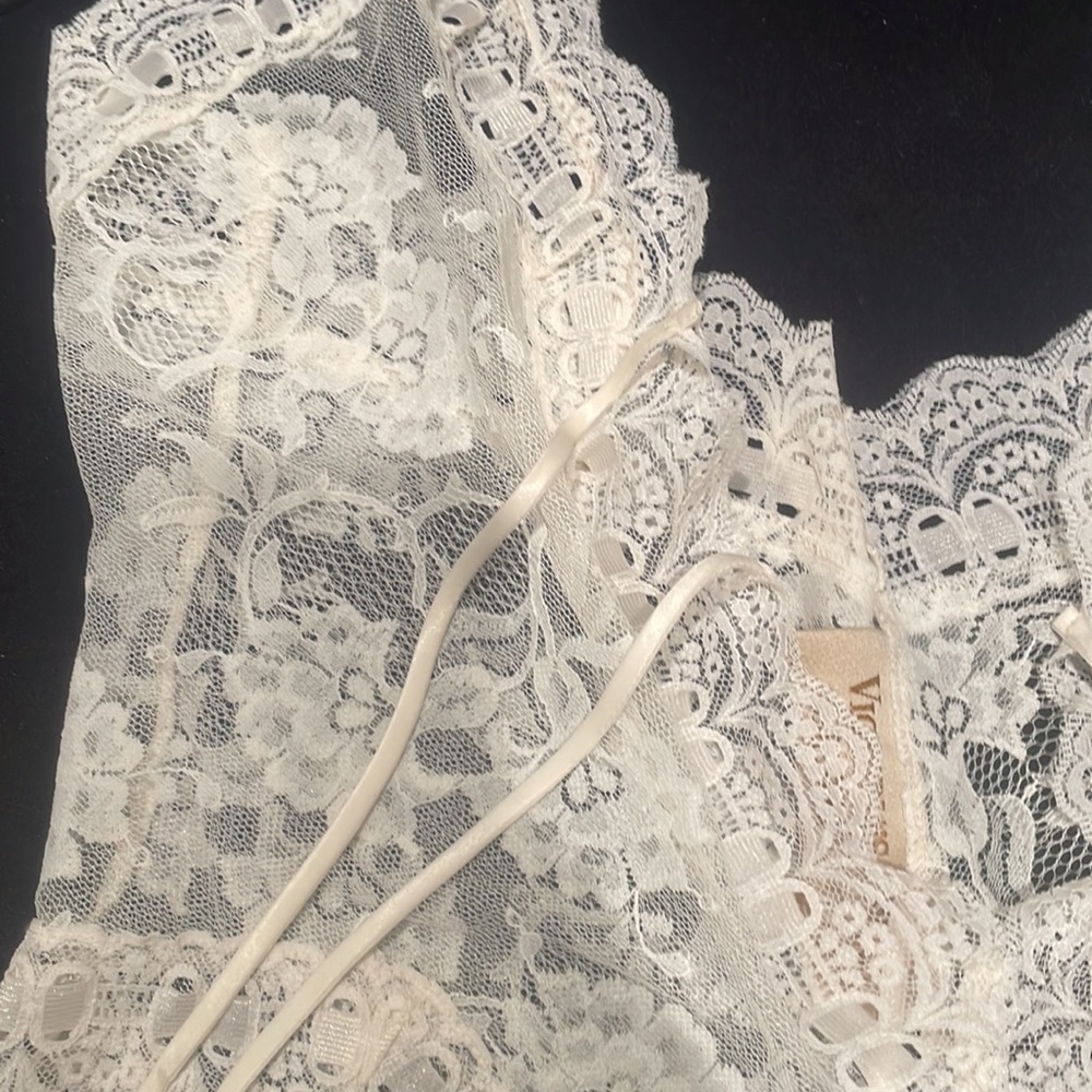 Victoria’s Secret Wedding Gold Label STUNNINGLY GORGEOUS Lace Bodysuit!!